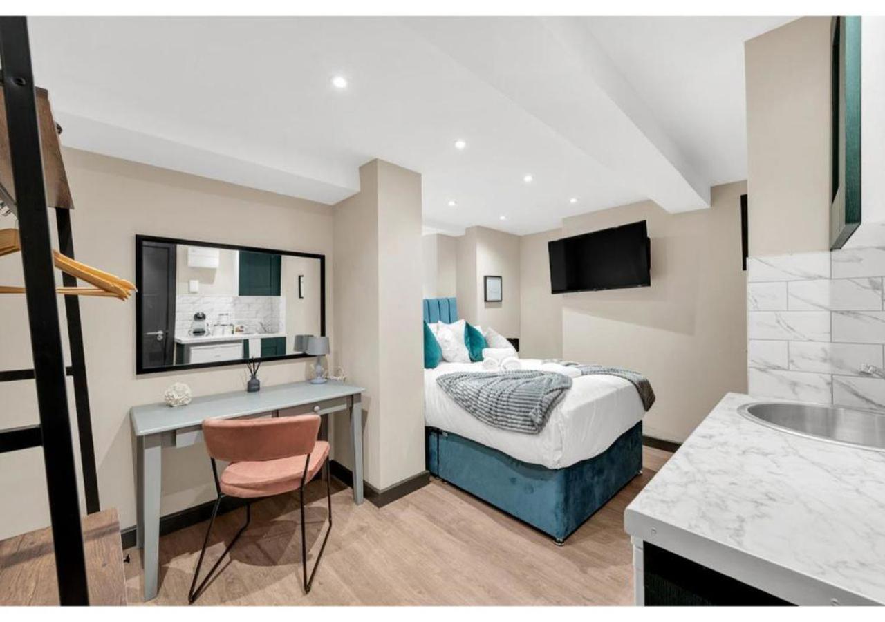 Appartement Serene Bliss - Perfect Basement For 2 Londen